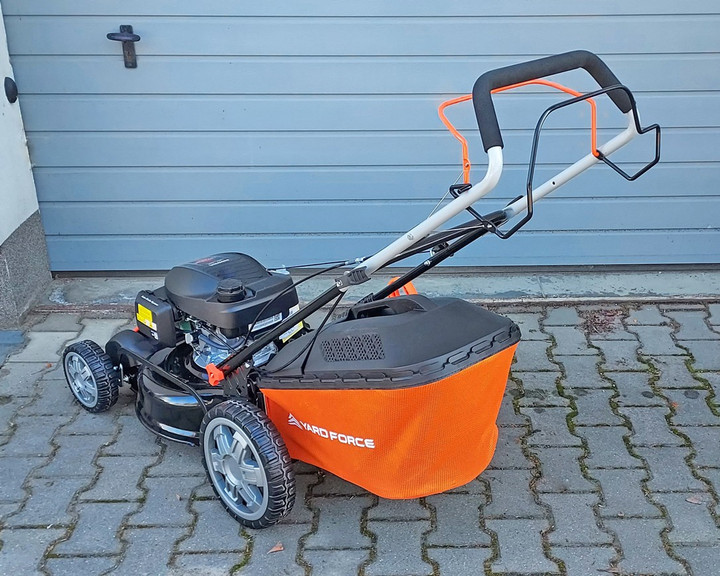 Kosiarka spalinowa z napędem YardForce YF-GMH51silnik Honda GCV170