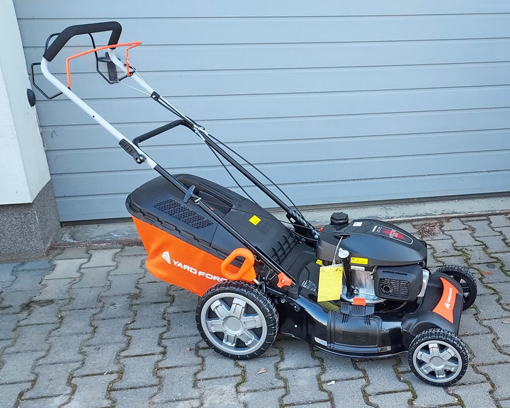 Kosiarka spalinowa z napędem YardForce YF-GMH51silnik Honda GCV170