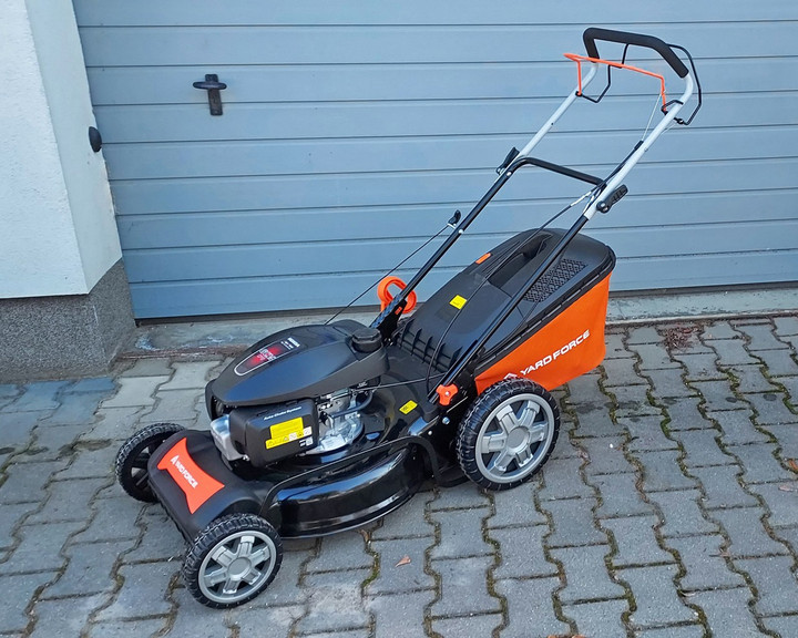 Kosiarka spalinowa z napędem YardForce YF-GMH51silnik Honda GCV170