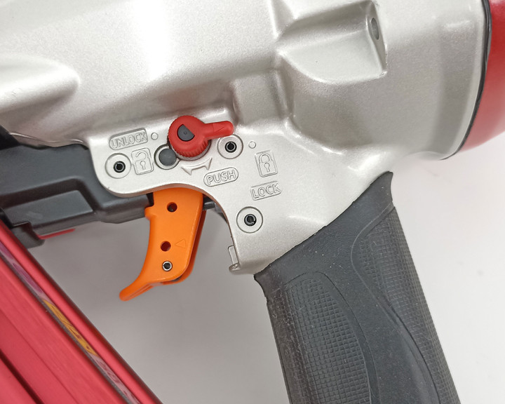 Gwoździarka pneumatyczna Max SN883-100CH/34