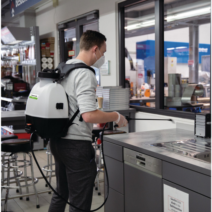 Akumulatorowy opryskiwacz ciśnieniowy